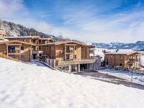 Home, Freezing, Slope, Winter, Snow, Balcony, Glacial Landform, Mountain Village, Lumber, Log Cabin
