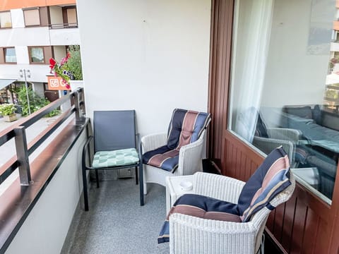 Sky, Plant, Cloud, Building, Window, Tree, Natural Landscape, Land Lot, House, Cottage