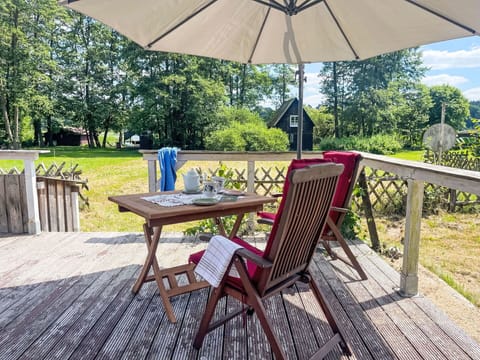 Sky, Plant, Building, Window, Tree, Wood, Land Lot, Cottage, House, Landscape