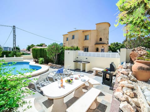 Plant, Property, Sky, Water, Building, Architecture, Tree, Outdoor Furniture, Urban Design, Leisure