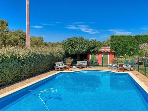 Sky, Snow, Mountain, Building, World, Slope, House, Natural Landscape, Freezing, Landscape