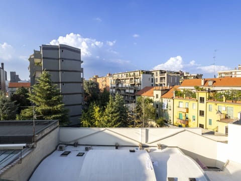Cloud, Sky, Building, Property, Urban Design, Neighbourhood, Condominium, Residential Area, Window, Biome
