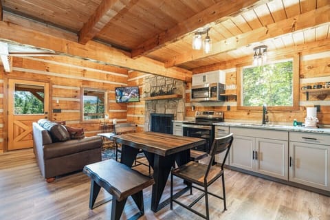 Main Level Front Entrance View!