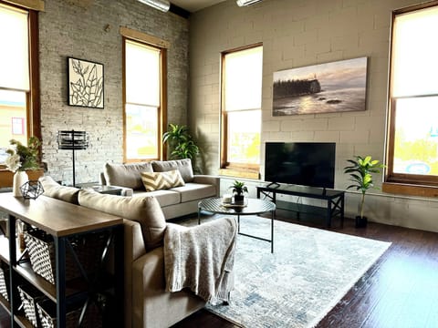 Lofts 211 living room