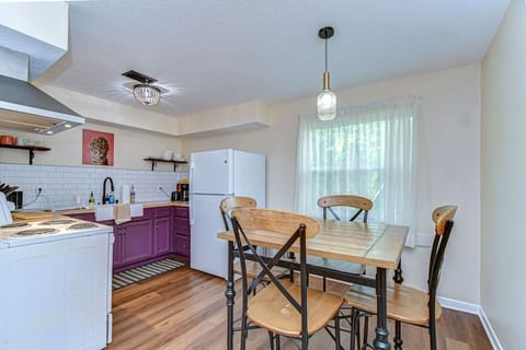 Dining for four in the kitchen