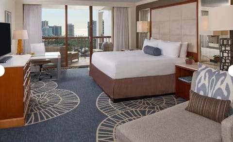 Unit with 1 King size bed