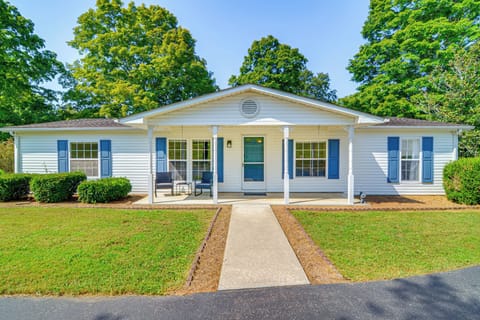 Byrdstown Vacation Rental | 3BR | 2BA | 1 Step to Enter | 1,450 Sq Ft