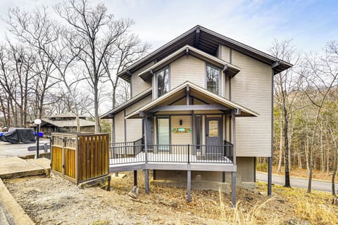 Osage Beach Vacation Rental | 5BR | 5BA | 2,941 Sq Ft | Stairs Required