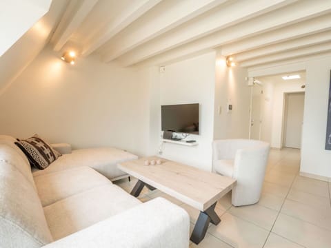 Furniture, Building, Comfort, Wood, Interior Design, Table, Television, Floor, Flooring, Living Room