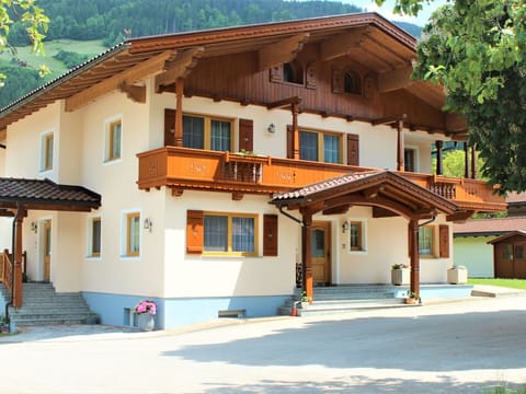 Building, Property, Window, Plant, Tree, House, Neighbourhood, Leisure, Residential Area, Facade