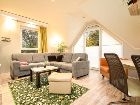 Furniture, Property, Table, Couch, Plant, Interior Design, Comfort, Architecture, Wood, Chair