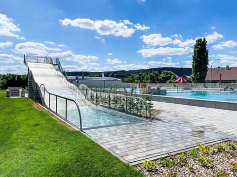 Swimming Pool, Composite Material, Chute, Water Feature