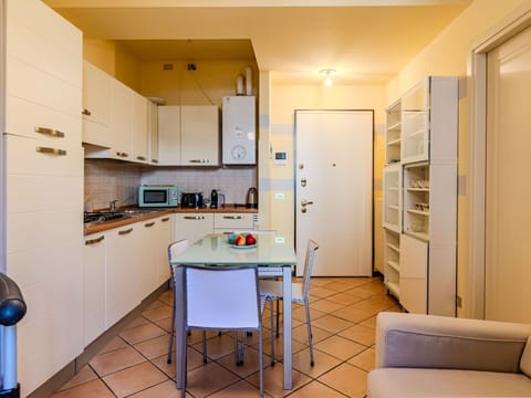 Furniture, Property, Cabinetry, Comfort, Window, Building, Mirror, Wood, Bed Frame, Bed