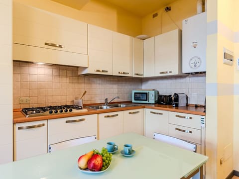 Furniture, Property, Cabinetry, Comfort, Window, Building, Mirror, Wood, Bed Frame, Bed