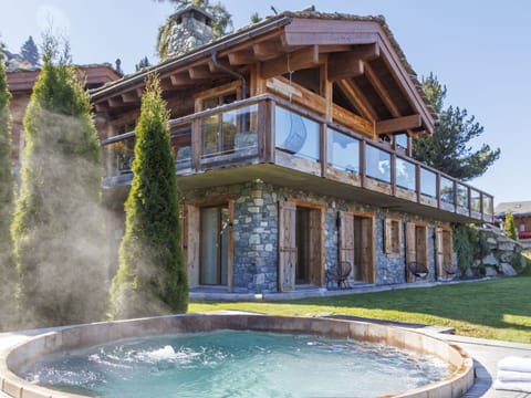 Home, Swimming Pool, Resort, Cottage, Estate, Eco Hotel, Villa, Landscaping, Farmhouse, Larch