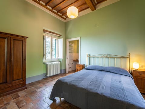 Furniture, Property, Comfort, Wood, Lighting, Interior Design, Architecture, Floor, Flooring