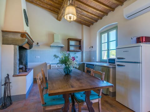 Table, Furniture, Property, Cabinetry, Countertop, Window, Azure, Wood, Kitchen, Interior Design