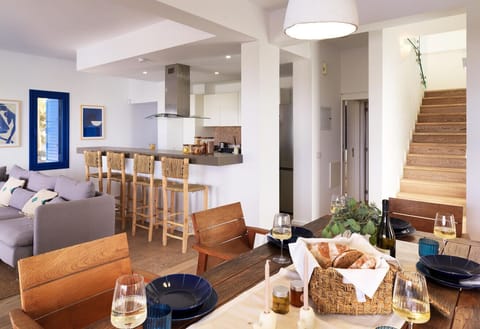 Spacious Dining Area