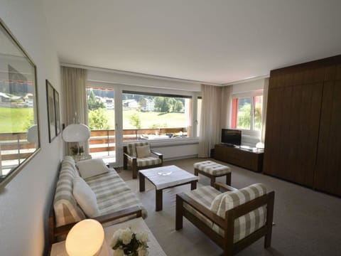 Plant, Furniture, Property, Couch, Table, Building, Window, Picture Frame, Interior Design, Lighting