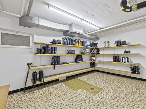 Interior Design, Hall, Floor, Flooring, Wall, Ceiling, Television, Event, Building, Luxury Vehicle