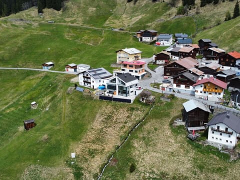 Property, Ecoregion, Building, Highland, Land Lot, Grass, Landscape, Cottage, House, Rural Area