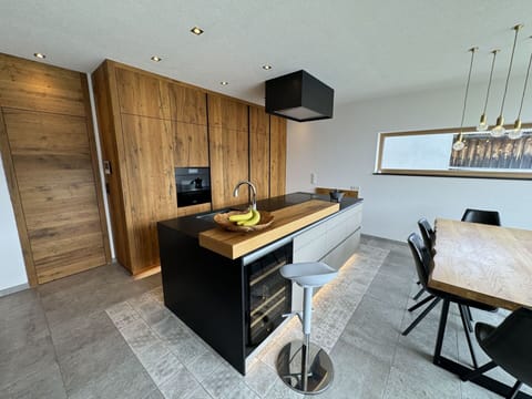 Furniture, Building, Cabinetry, Property, Table, Countertop, Kitchen, Wood, House, Interior Design