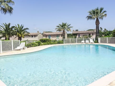 Water, Sky, Plant, Property, Azure, Swimming Pool, Tree, Arecales, Building, Leisure
