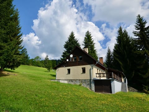 Cloud, Plant, Sky, Property, Natural Landscape, Leaf, Tree, Natural Environment, House, Mountain
