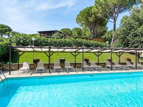 Water, Sky, Plant, Swimming Pool, Cloud, Nature, Green, Blue, Azure, Tree
