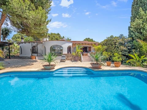 Sky, Water, Plant, Daytime, Property, Building, Swimming Pool, Azure, Nature, Architecture