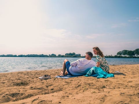 Water, Building, Sky, Property, Swimming Pool, Cloud, Window, Plant, Azure, Body Of Water