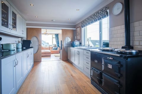 Carissima - 4 Bedroom House - Rhossili (6088)