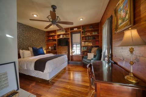 Queen Bed + Desk