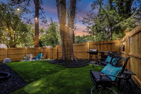 Fenced Backyard with Firepit & Grill, Ideal for Family Fun & Outdoor Cookouts