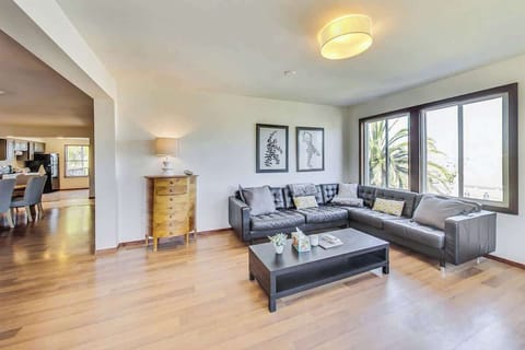 Main Living Area Features Sweeping Bay Area Views