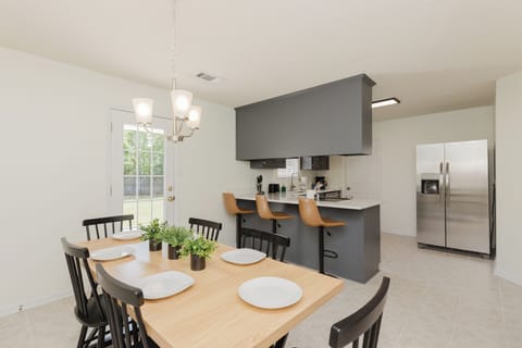 Dining table [seats 6]