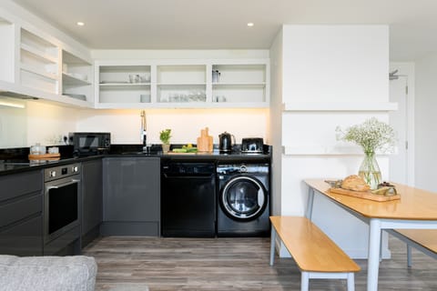Kitchen at 2 Beachview, Crantock, Cornwall, self catering with Beach Retreats.