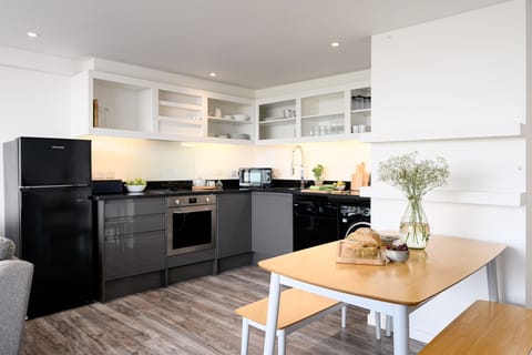 Kitchen at 2 Beachview, Crantock, Cornwall, self catering with Beach Retreats.