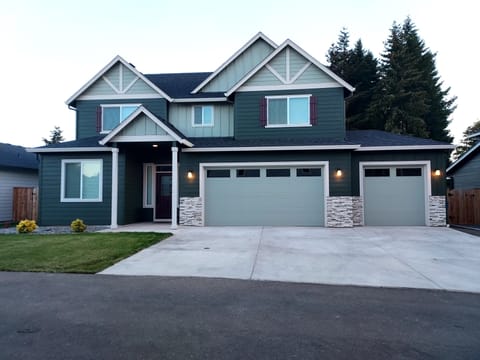 3 Car Garage.  6 Car Parking with EV Charging