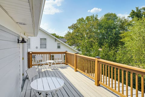 Upper-Level Deck | Outdoor Seating & Dining