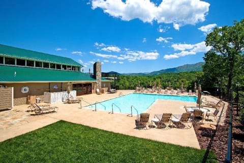 Laurel Valley Free Swimming Pool