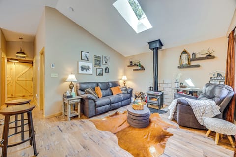 Lake George Vacation Rental | 2BR | 1BA | 1,058 Sq Ft | 2 Steps to Enter