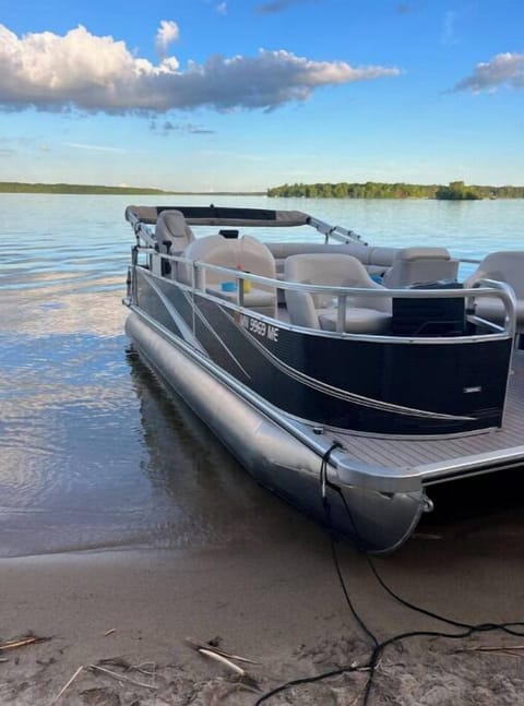 Example of Pontoon for rent!