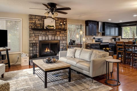 205 Main Street, Dayton, OR - Airbnb Interior-23