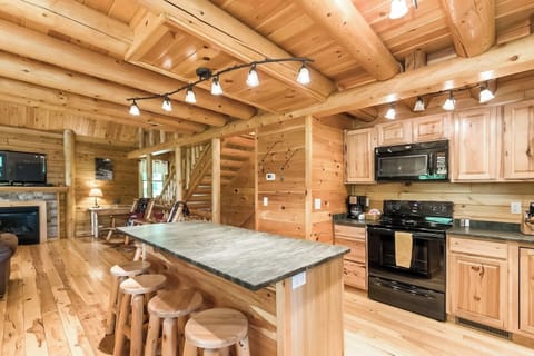 Welcoming center island