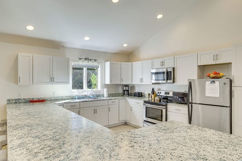 Kitchen | Drip & French Press Coffee Makers | Dishwasher | Cooking Basics