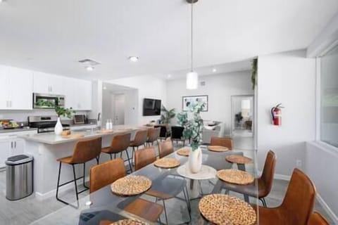 Full Kitchen, Dining and Living Room area with plenty of seating.