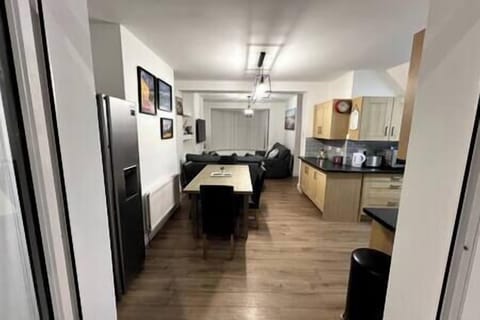 F00d82b9 8b6a 4e2e aa36 1e0c1b2c3443