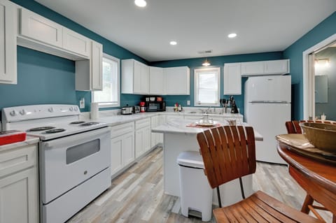 Interior | Central Heating & A/C | Free WiFi