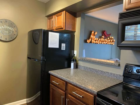 Full kitchen with coffee maker, toaster, dishwasher, and more!